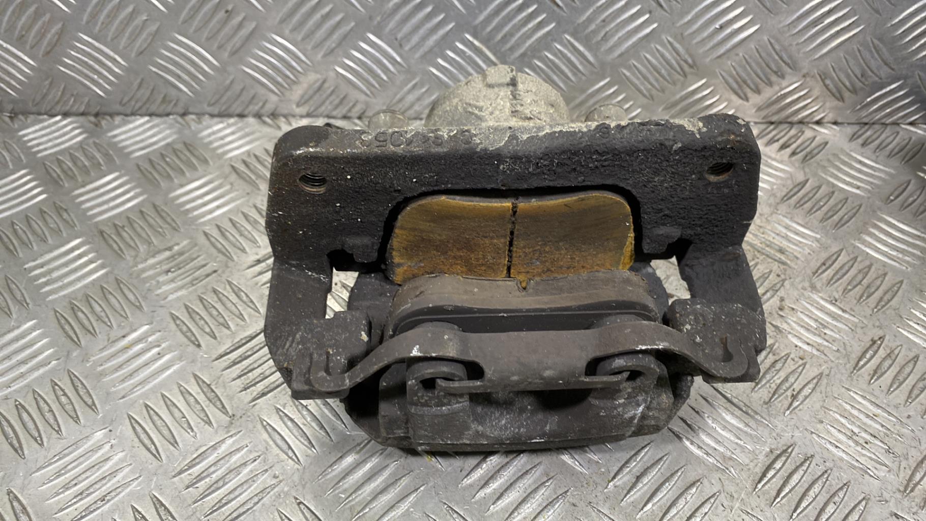 Pinza freni anteriore sinistra PEUGEOT 308 2 SW PHASE 1 BREAK Diésel - 1
