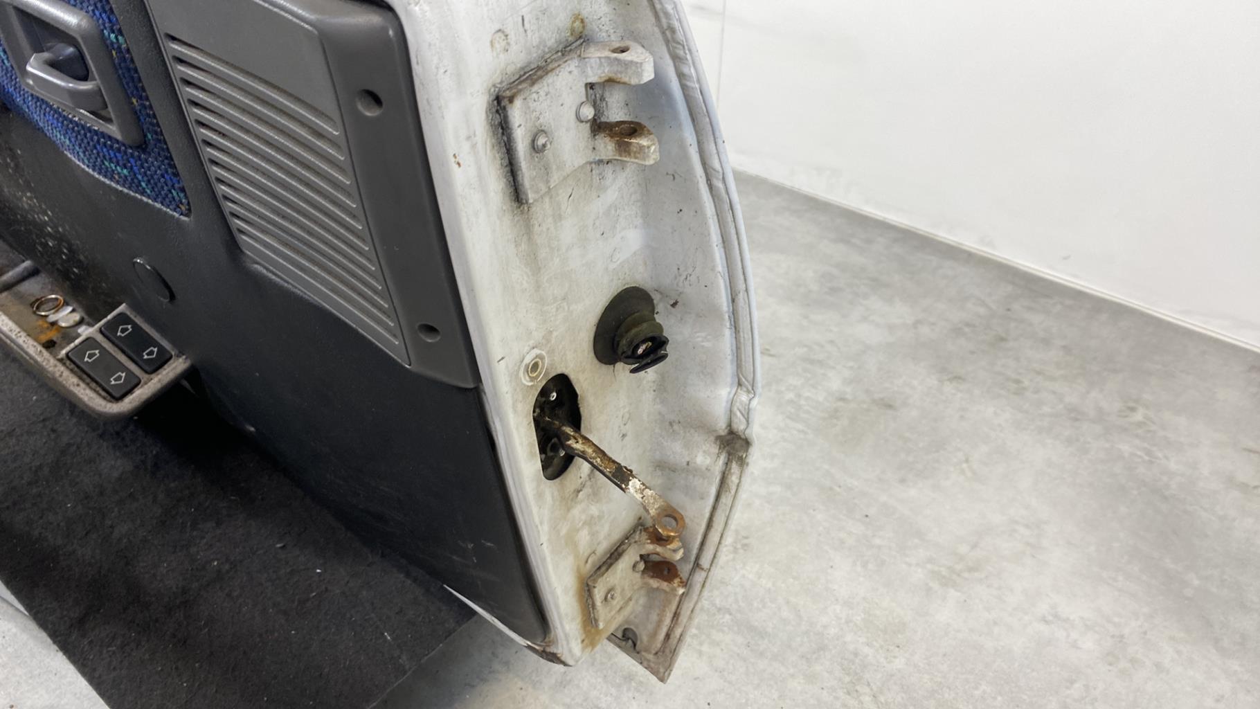 Portiera anteriore sinistra PEUGEOT 205 PHASE 2 Diésel - 1