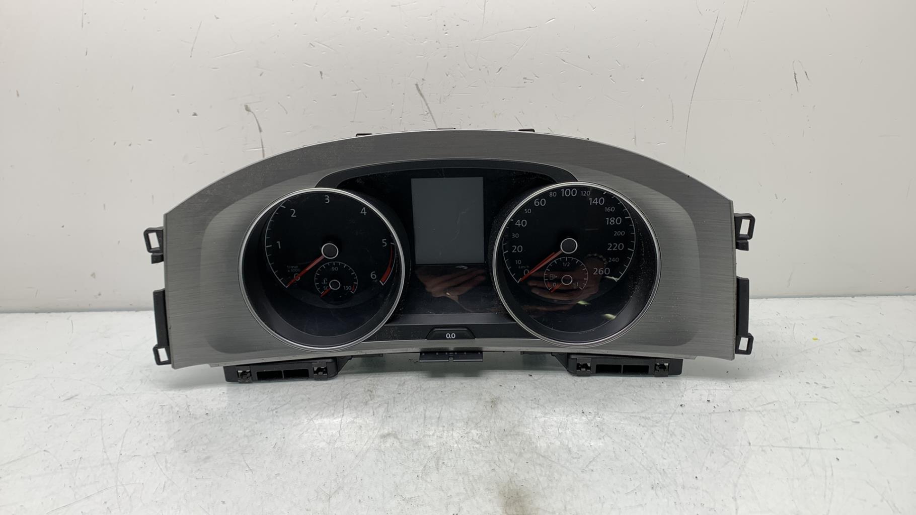 Compteur VOLKSWAGEN GOLF 7 PHASE 1 Diesel - 1