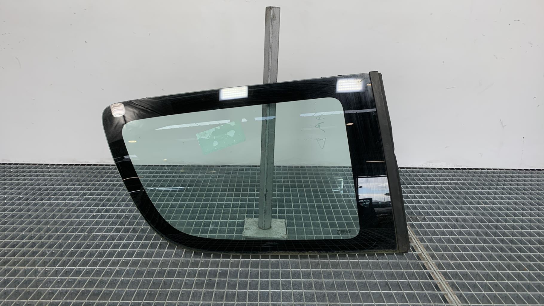 Custode arriere droit SUZUKI SWIFT 3 Diesel - 1