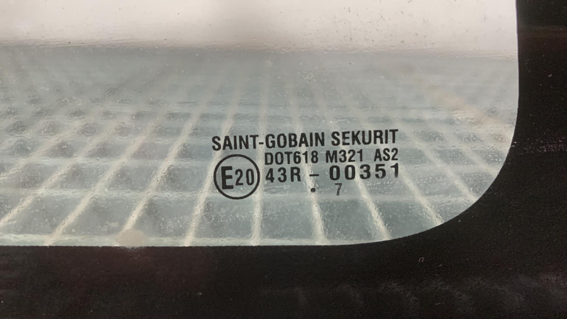Custode arriere droit SUZUKI SWIFT 3 Diesel - 1