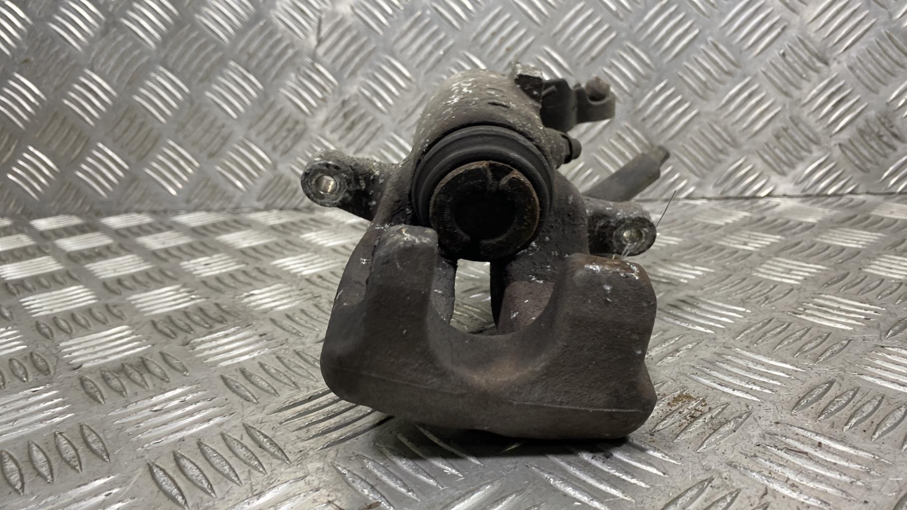 Pinza freni posteriore destra AUDI A3 2 SPORTBACK PHASE 1  - 1