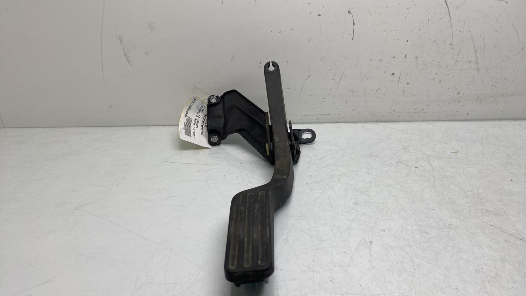 Pedale d'accelerateur FORD MONDEO 2 BREAK Essence - 1