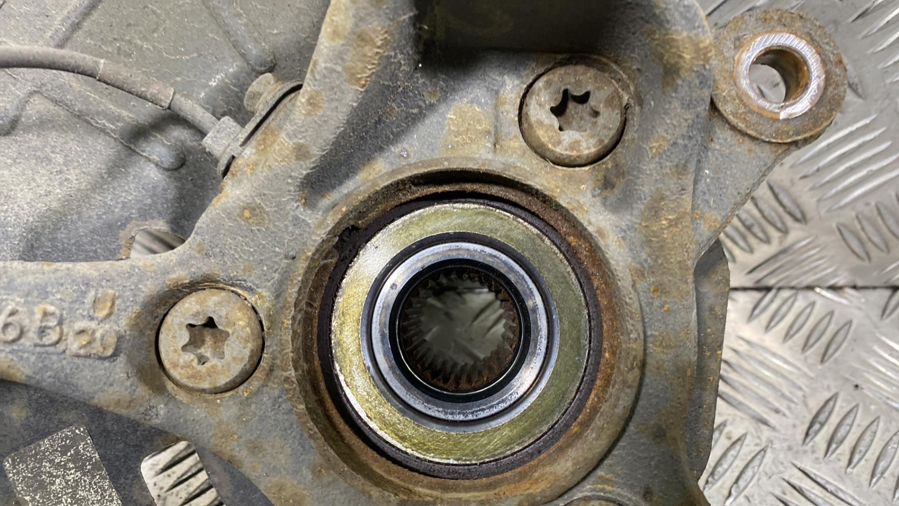Pivot de moyeu avant gauche KIA PRO-CEED 3 BREAK Diesel - 1