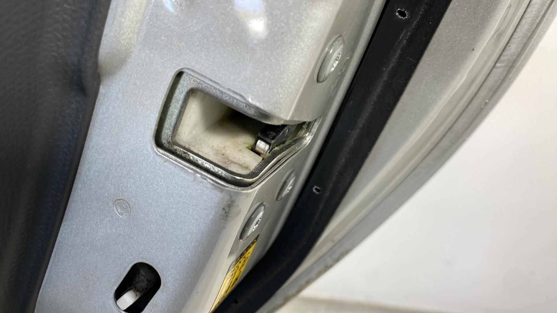 Portiera posteriore destra SUZUKI SWIFT 3 Gasolina - 1