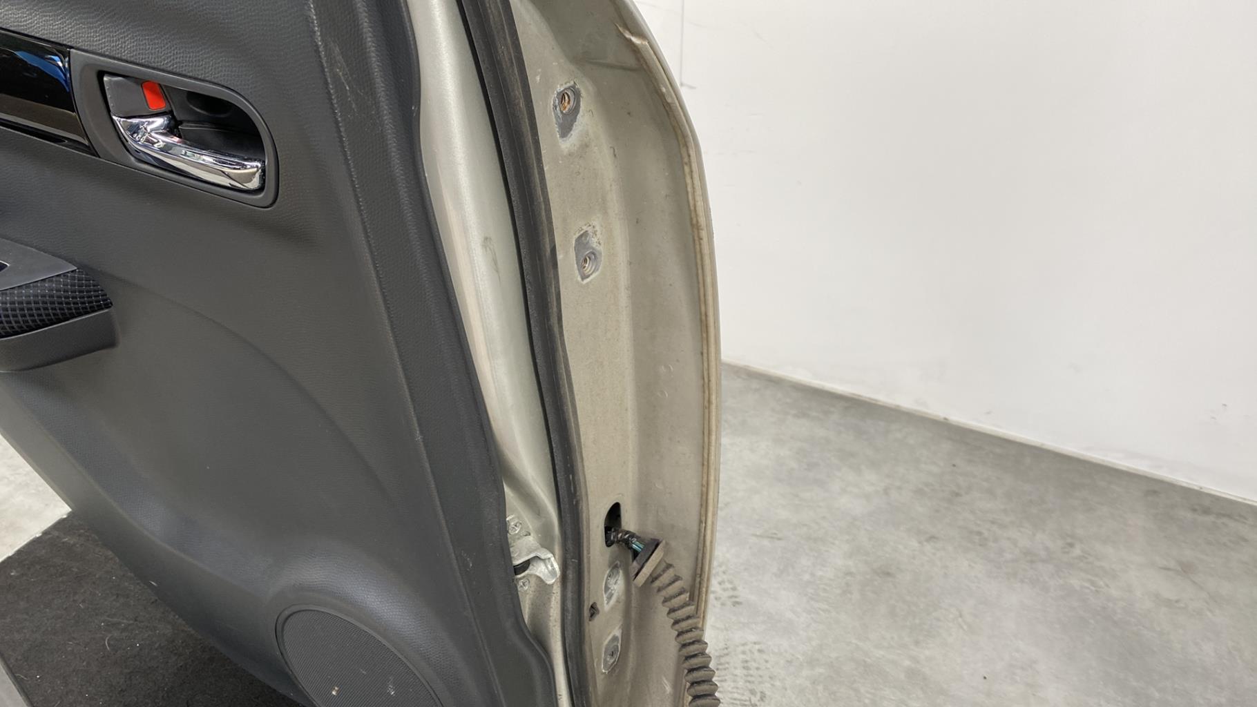 Portiera posteriore sinistra SUZUKI SWIFT 3 Gasolina - 1