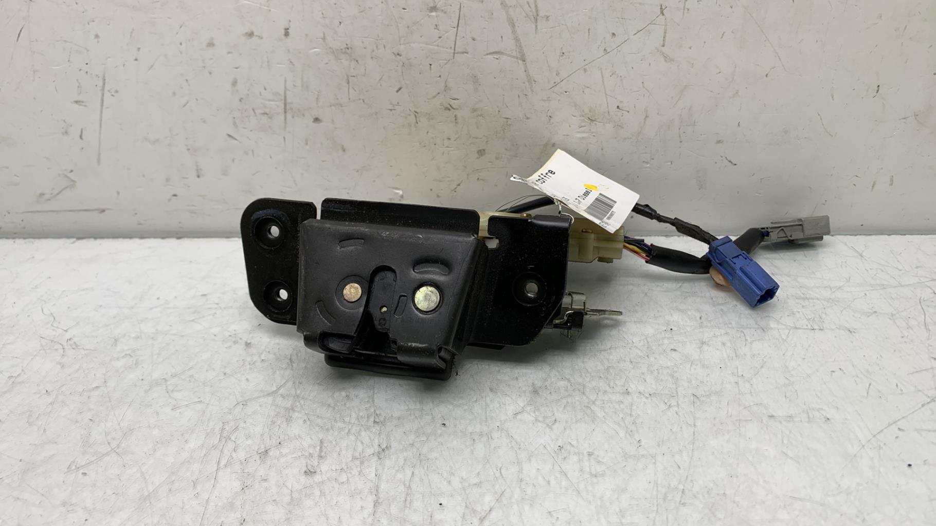 Serrure de coffre HONDA CIVIC 7 PHASE 1 Diesel - 1