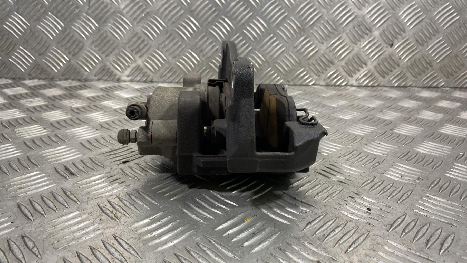 Pinza freni anteriore sinistra TOYOTA YARIS 3 PHASE 1 Gasolina/Híbrido - 1