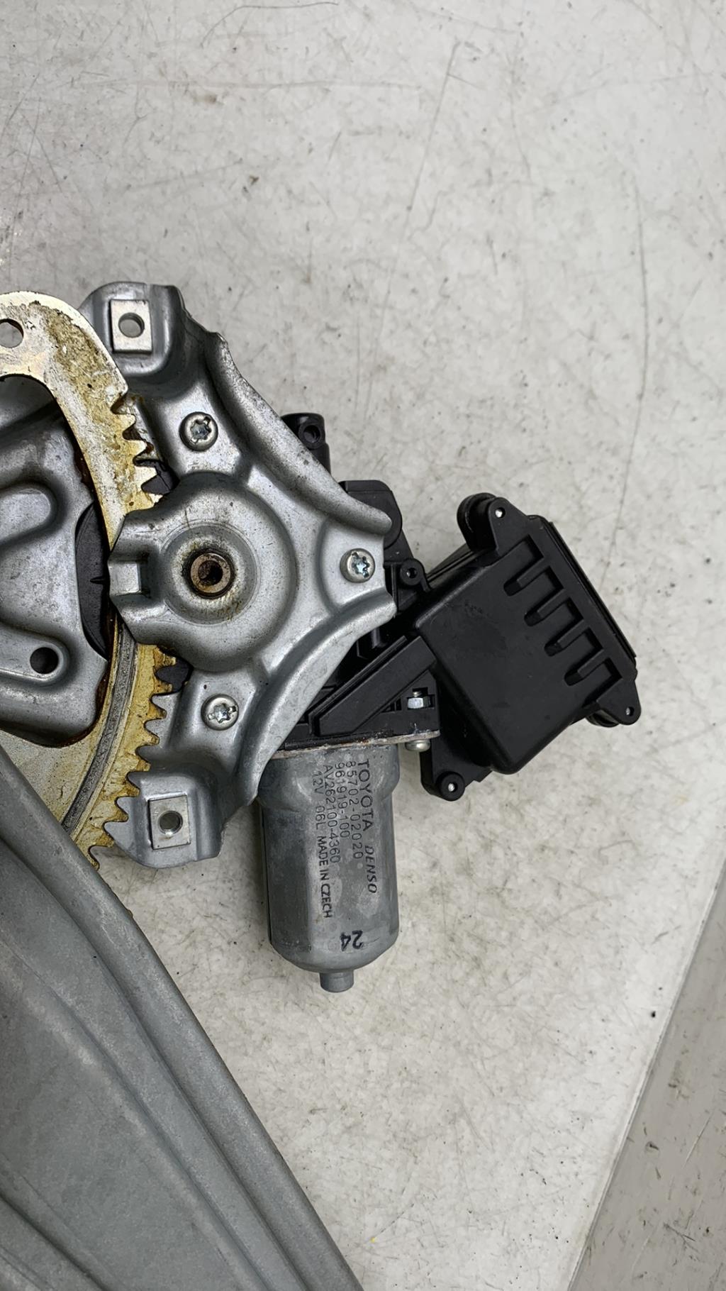 Alzacristalli elettrico posteriore destro TOYOTA AVENSIS 3 PHASE 1 BREAK Diésel - 1