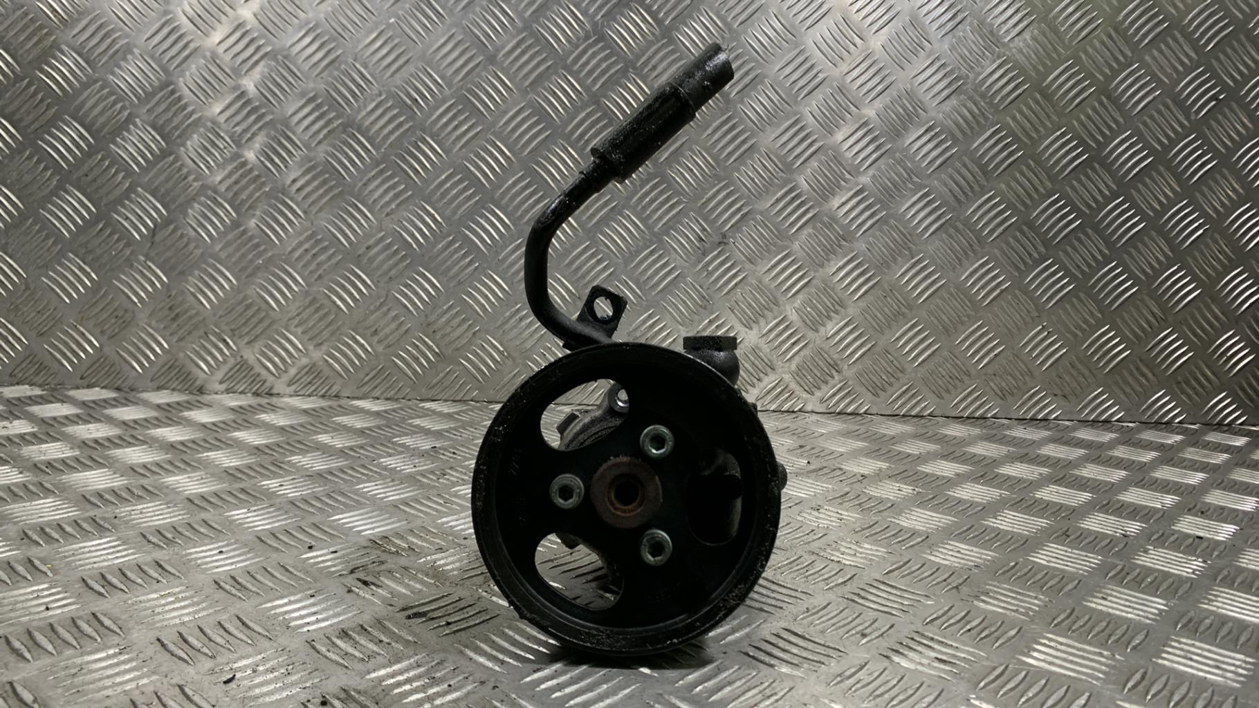 Pompe de direction VOLKSWAGEN PASSAT 4 PHASE 2 Essence - 1