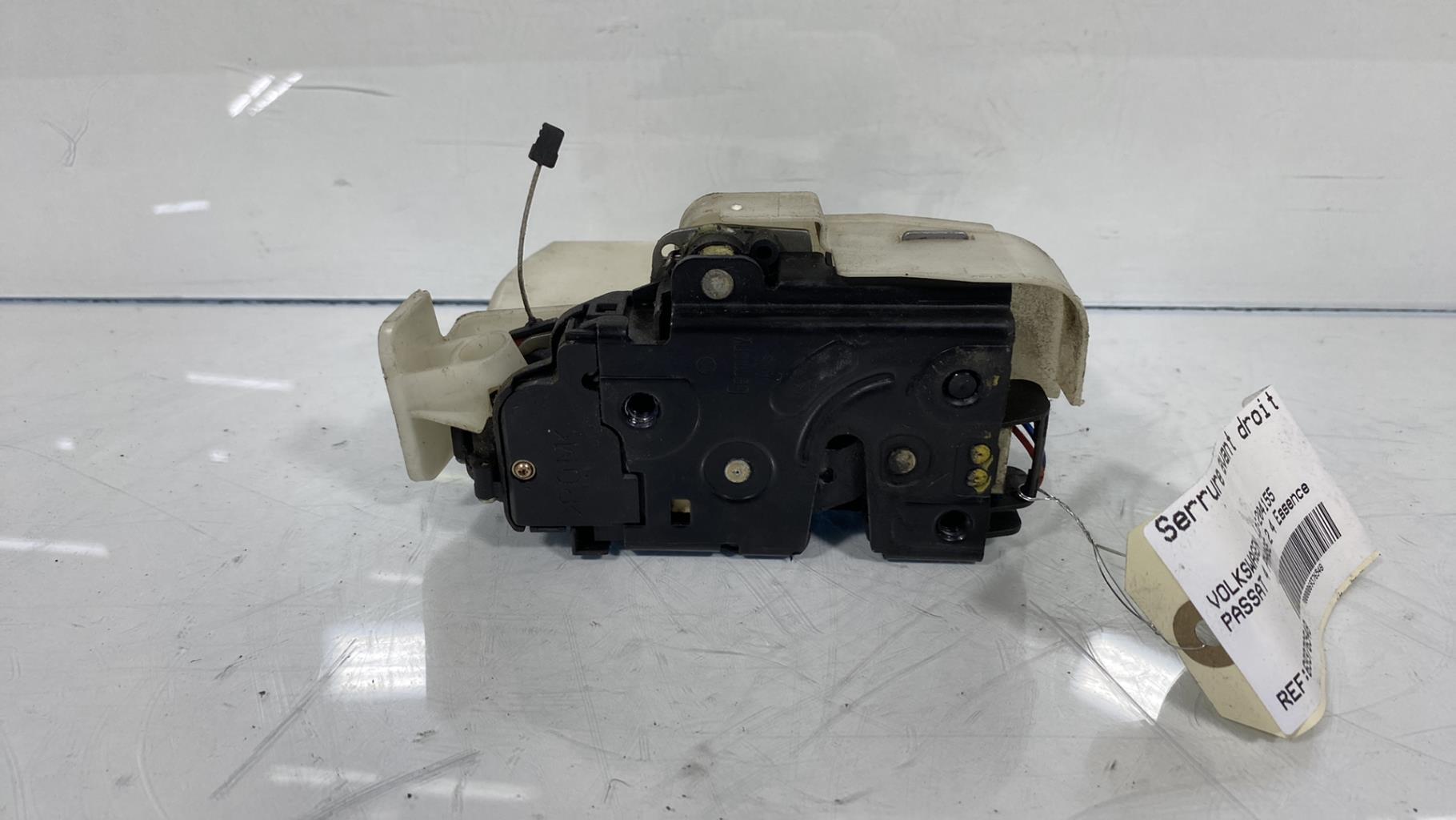 Serrure avant droit VOLKSWAGEN PASSAT 4 PHASE 2 Essence - 1