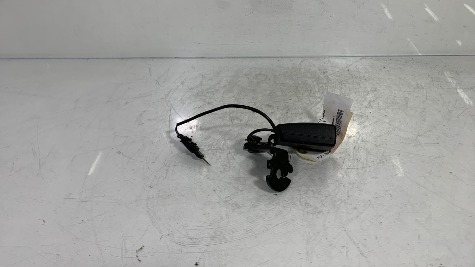 Aggancio cintura sicurezza posteriore destro AUDI A1 1 PHASE 1 Diésel - 1