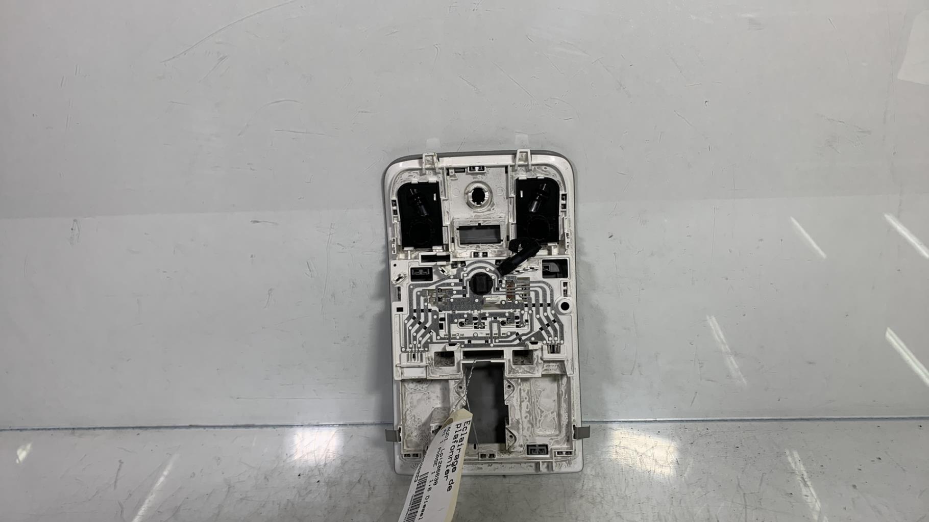 Eclairage de plafonnier AUDI A1 1 PHASE 1 Diesel - 1