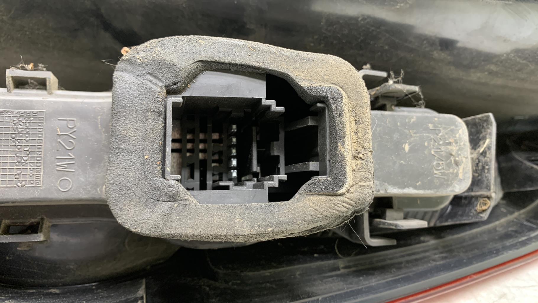 Fanale posteriore principale sinistro (luci) RENAULT ESPACE 4 PHASE 1 Diésel - 1