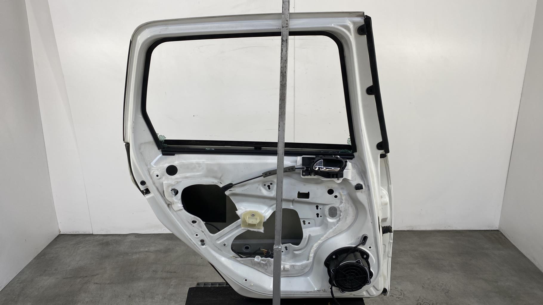 Portiera posteriore sinistra PEUGEOT 308 1 SW PHASE 1 BREAK Diésel - 1