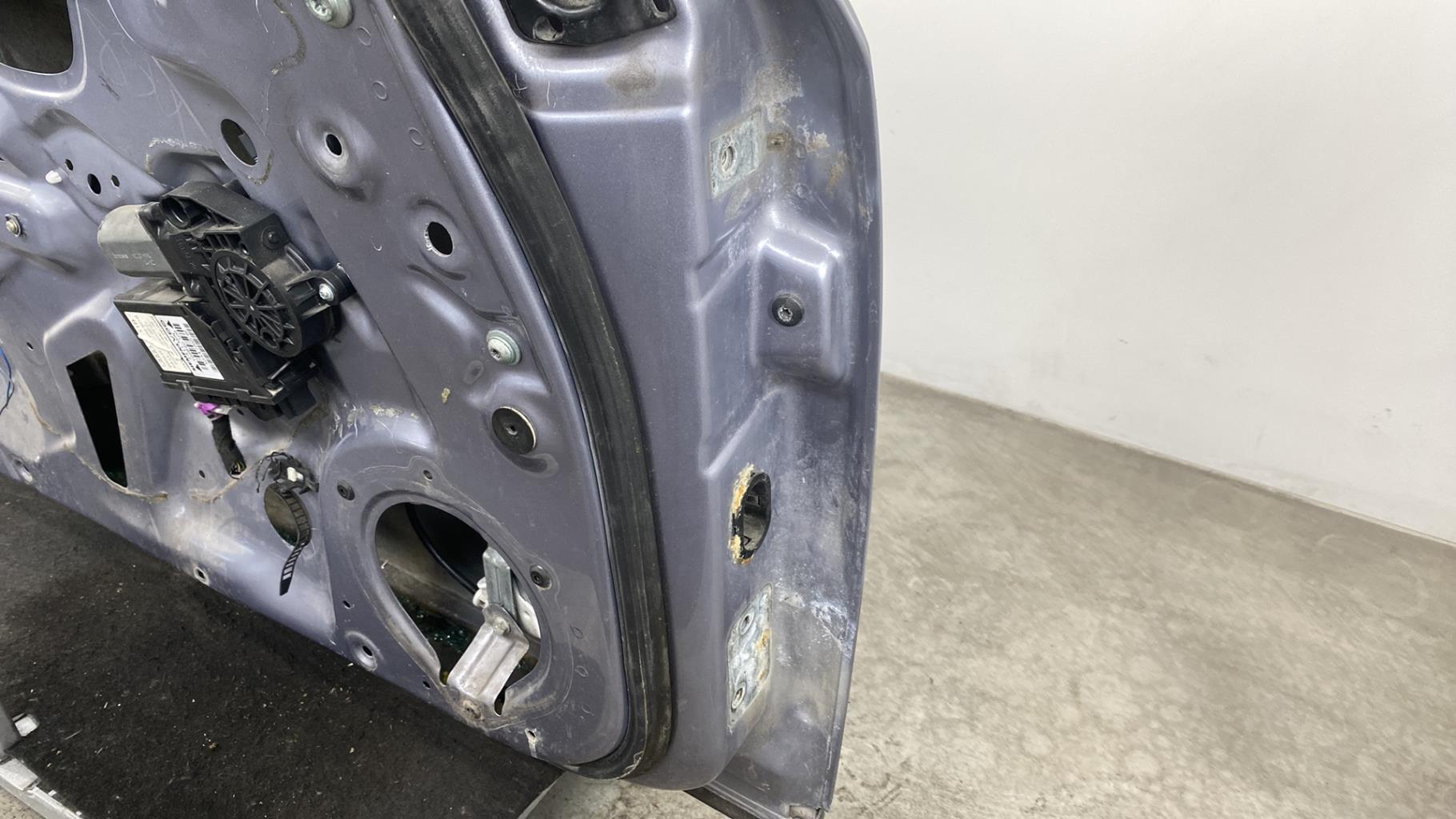 Porte avant gauche AUDI A4 2 PHASE 1 Diesel - 1