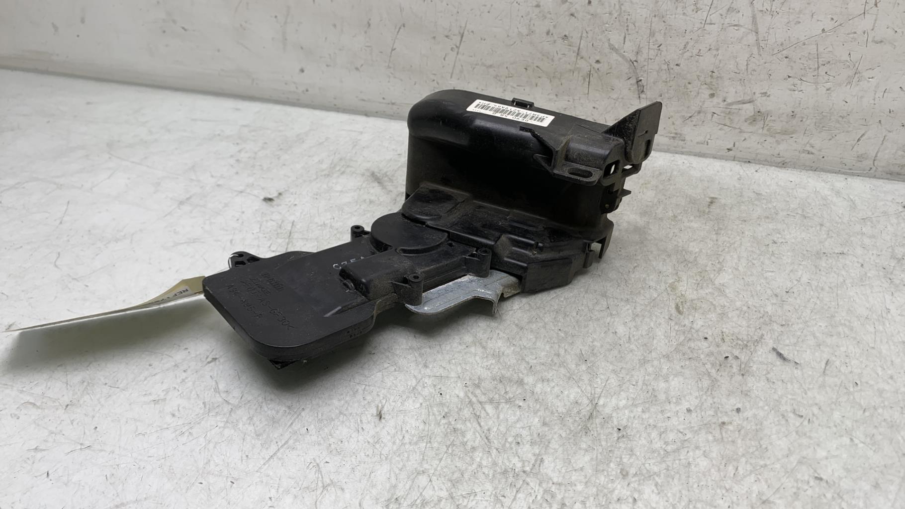 Serrure avant droit MAZDA 2 1 Diesel - 1