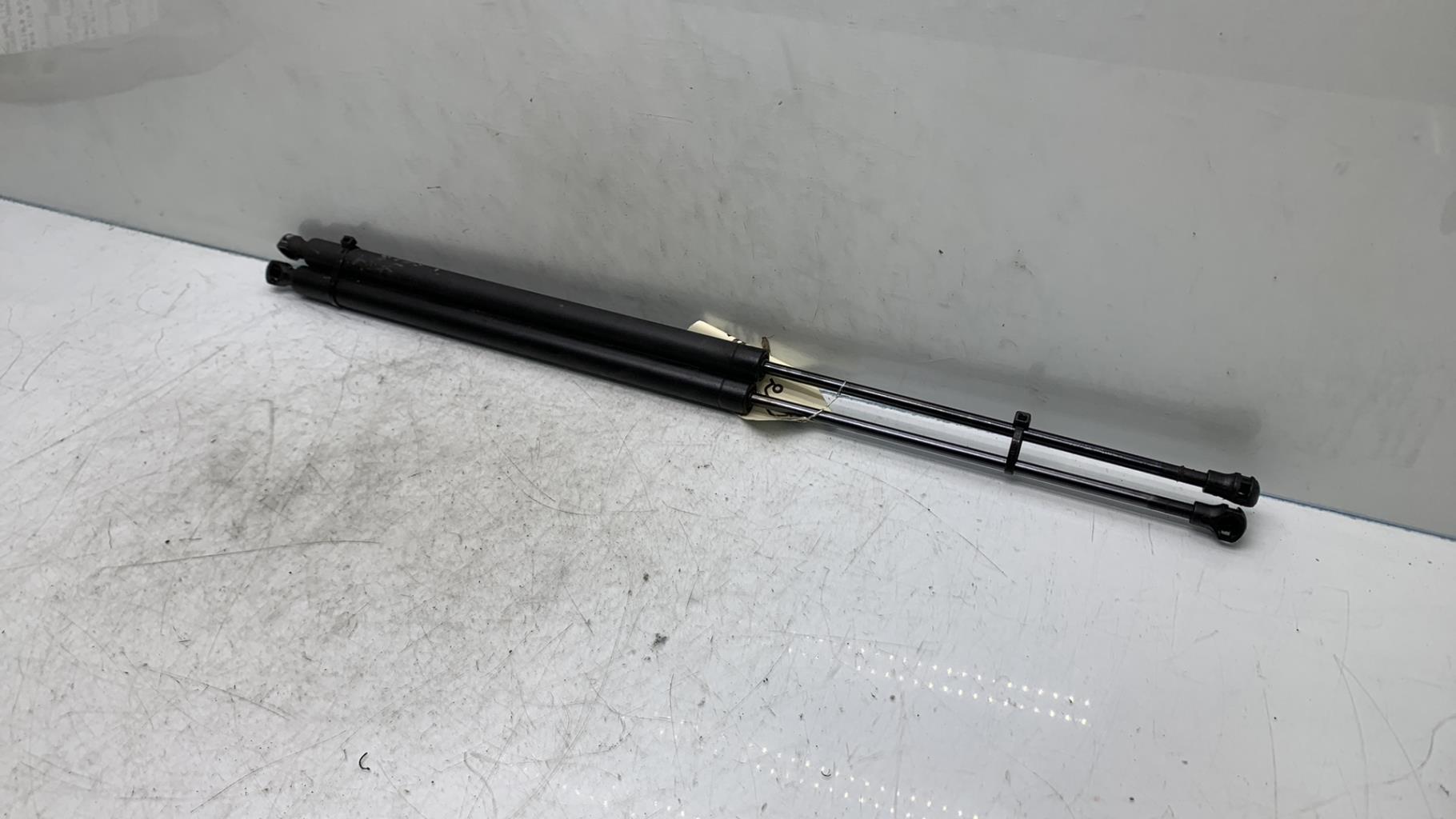 Verin de coffre CITROEN SAXO PHASE 2  - 1
