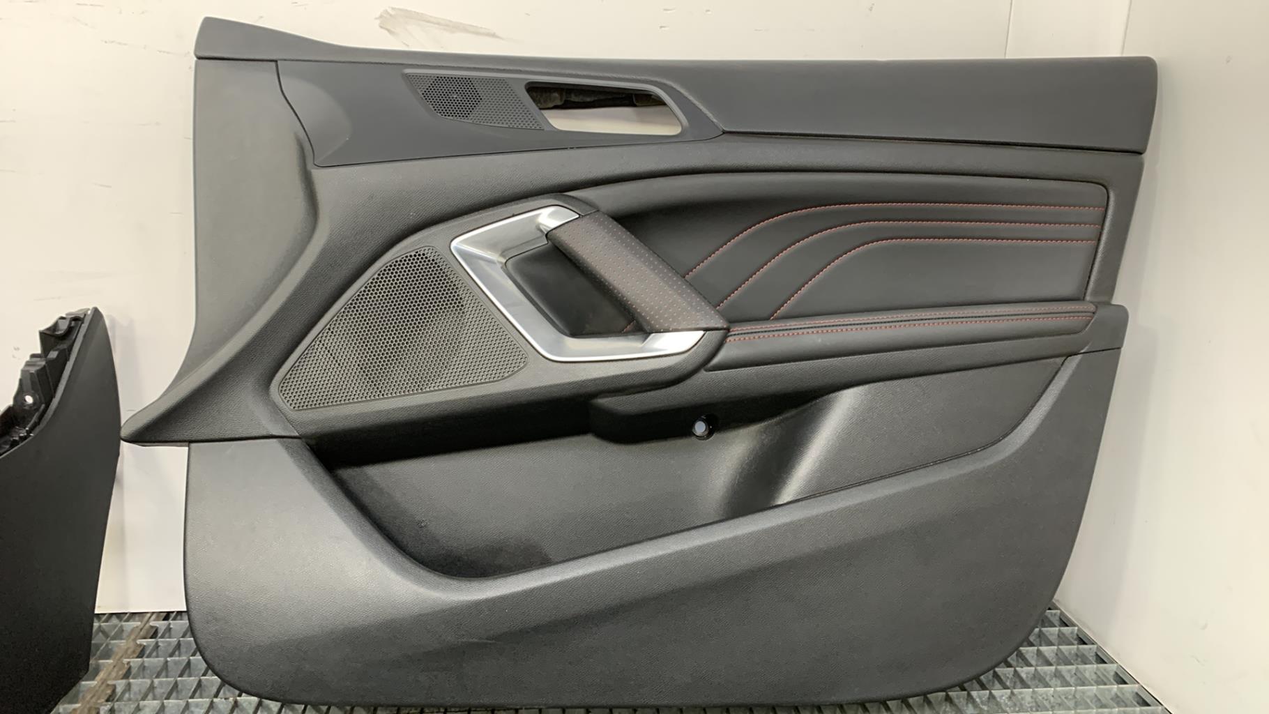 Interieur complet PEUGEOT 308 2 PHASE 1 Diesel - 1