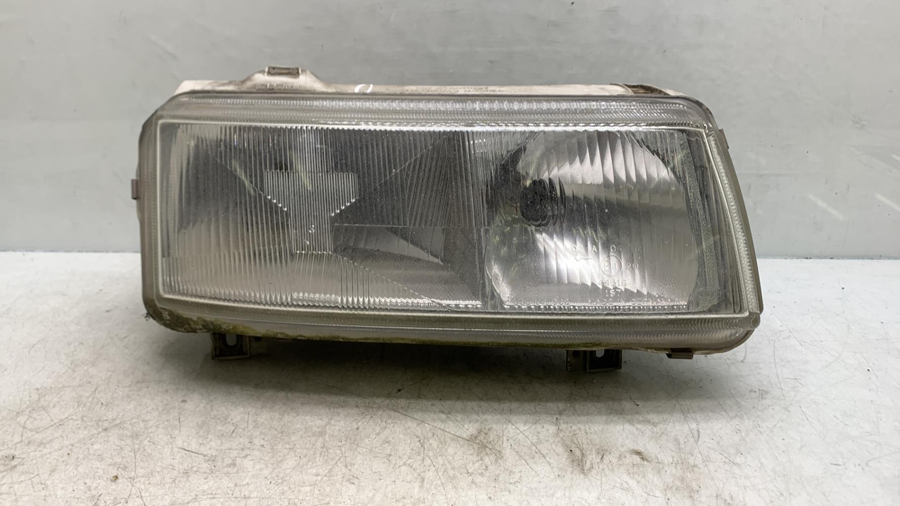 Gruppo ottico anteriore principale destro (luci)(faro) VOLKSWAGEN PASSAT 3 PHASE 2 BREAK Diésel - 1