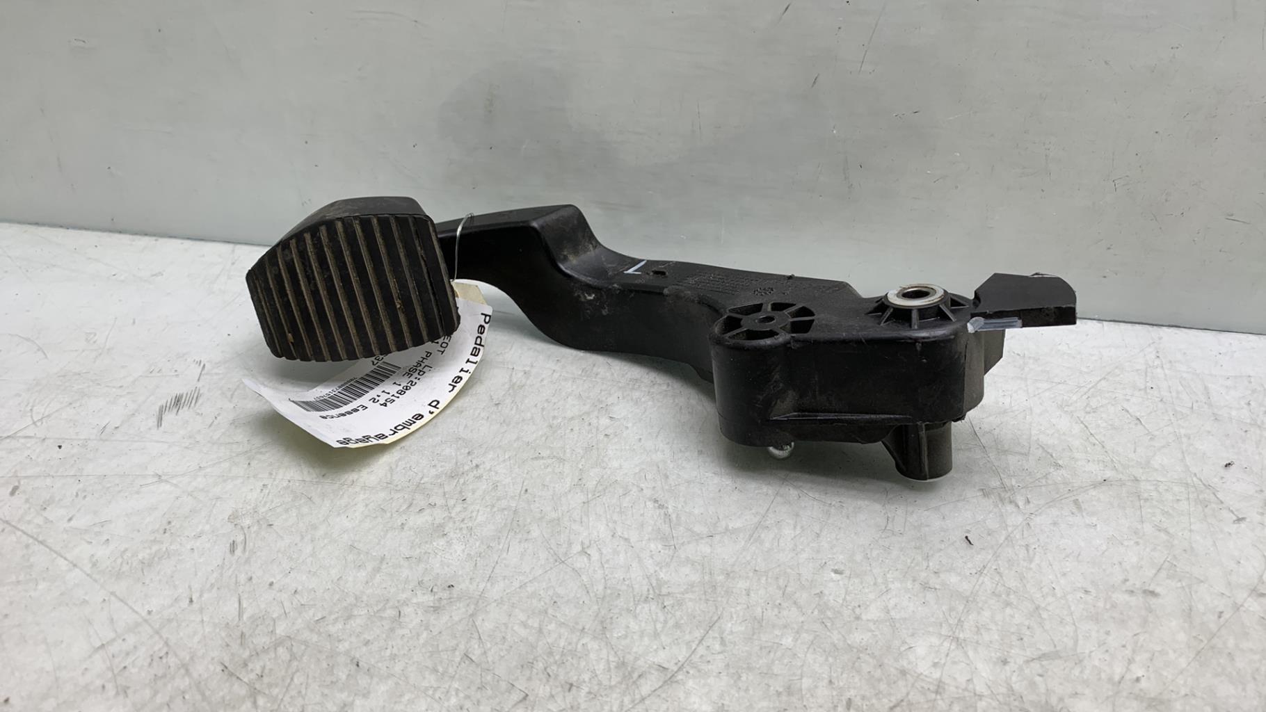 Pedale della frizione PEUGEOT 2008 1 PHASE 1 Gasolina - 1