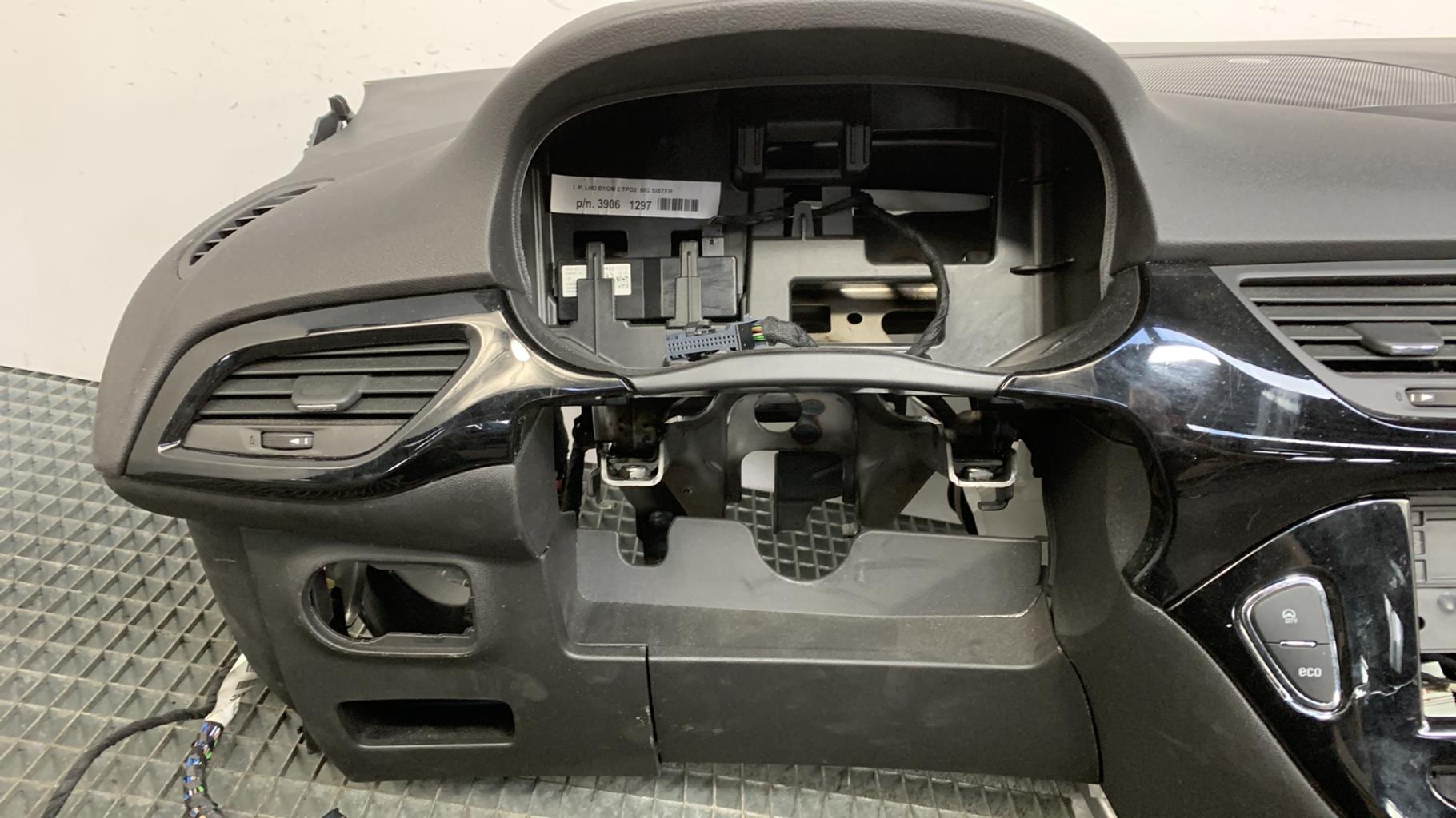 Planche de bord complete OPEL CORSA E Diesel - 1
