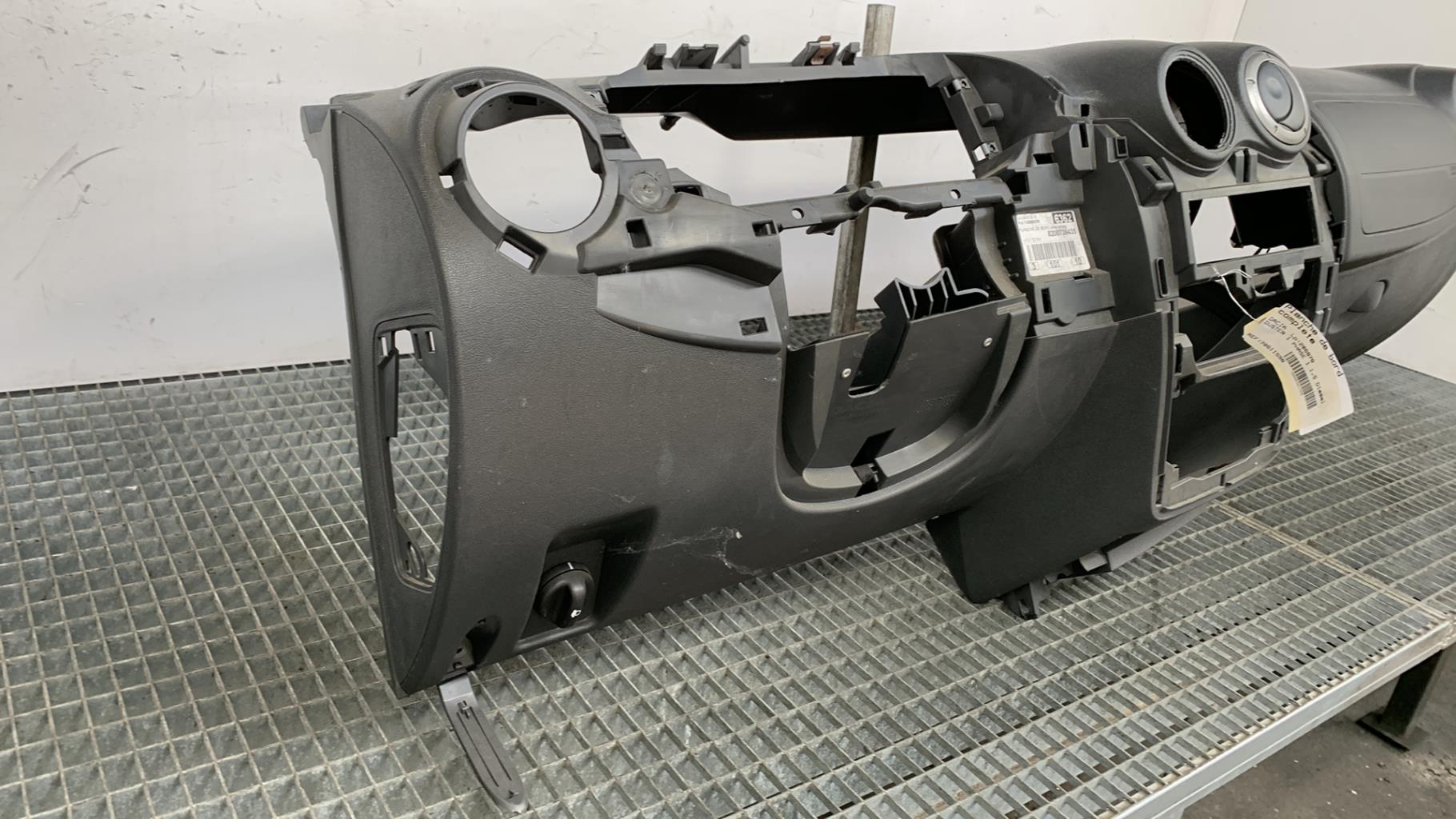 Planche de bord complete DACIA DUSTER 1 PHASE 1 Diesel - 1