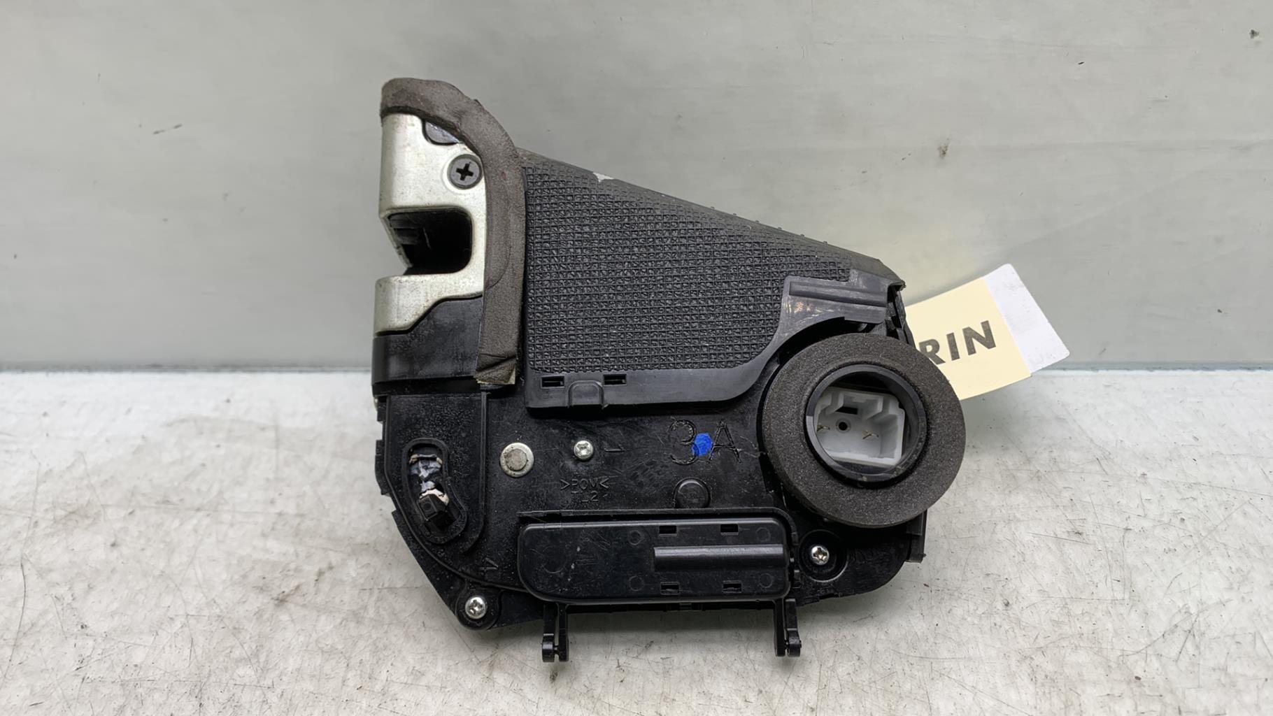Serratura posteriore sinistra TOYOTA YARIS 2 PHASE 1 Gasolina - 1