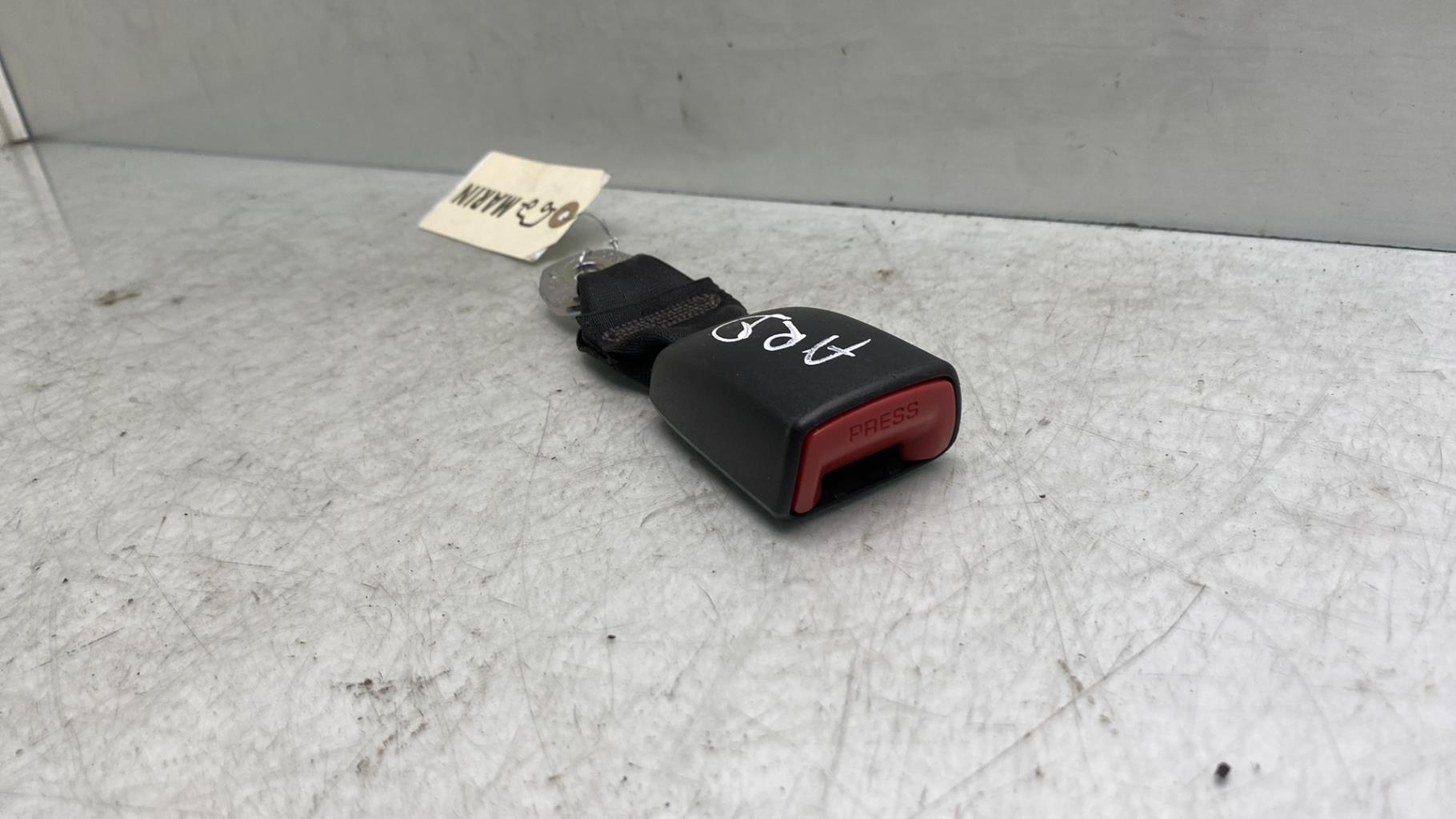 Aggancio cintura sicurezza posteriore destro PEUGEOT 107 PHASE 3 Gasolina - 1