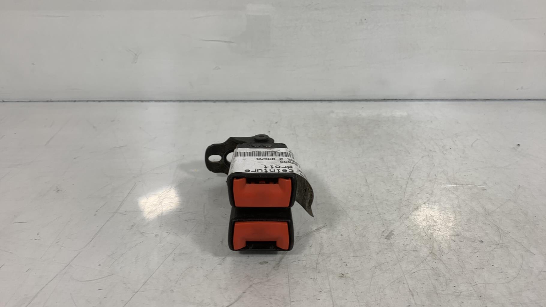 Aggancio cintura sicurezza posteriore destro FORD FOCUS 2 PHASE 1 BREAK Diésel - 1