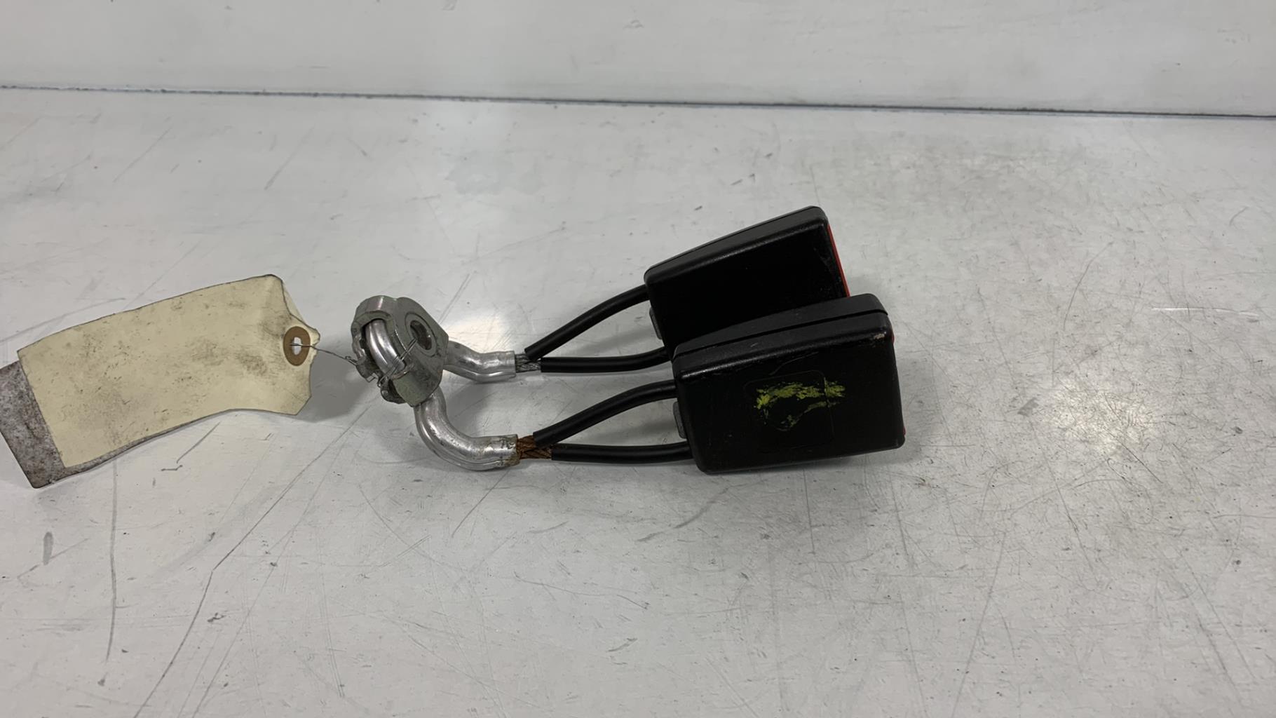 Aggancio cintura sicurezza posteriore sinistro SKODA FABIA 2 PHASE 1 BREAK Diésel - 1