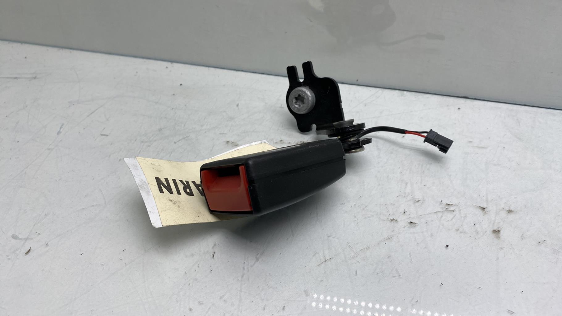 Aggancio cintura sicurezza posteriore sinistro MINI MINI 3 F55 Diésel - 1