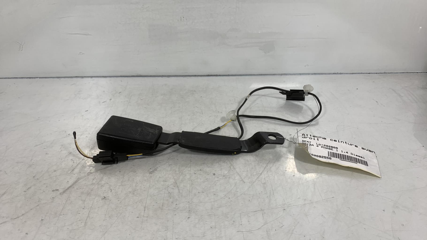 Aggancio cintura sicurezza anteriore destro SEAT IBIZA 4 PHASE 1 Diésel - 1