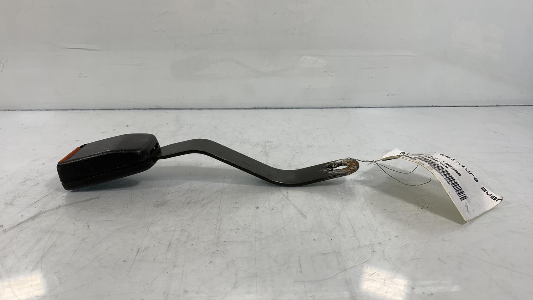 Aggancio cintura sicurezza anteriore destro VOLKSWAGEN GOLF 2 Gasolina - 1
