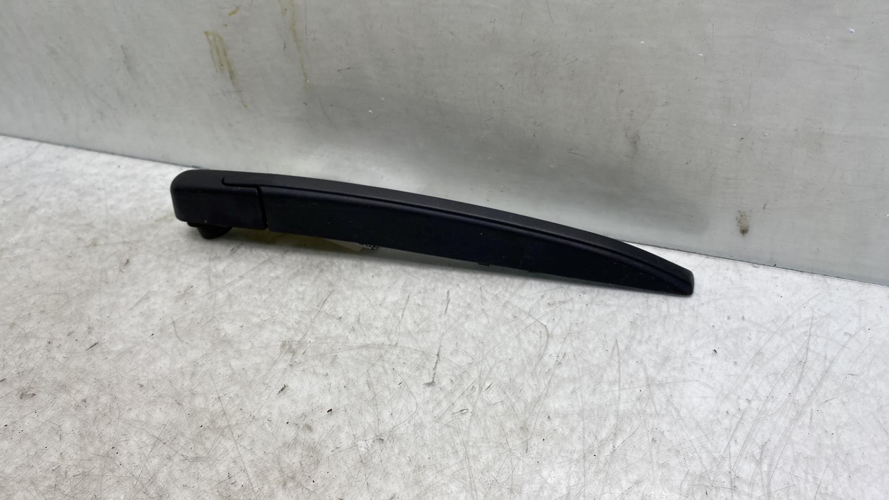 Braccio tergicristallo posteriore RENAULT CLIO 4 PHASE 2 Diésel - 1