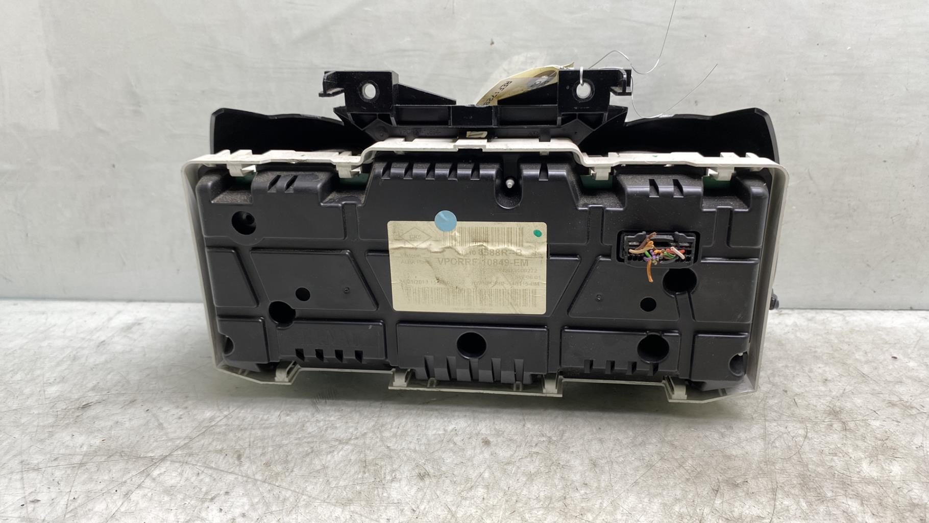 Compteur RENAULT CLIO 4 PHASE 1 BREAK Diesel - 1