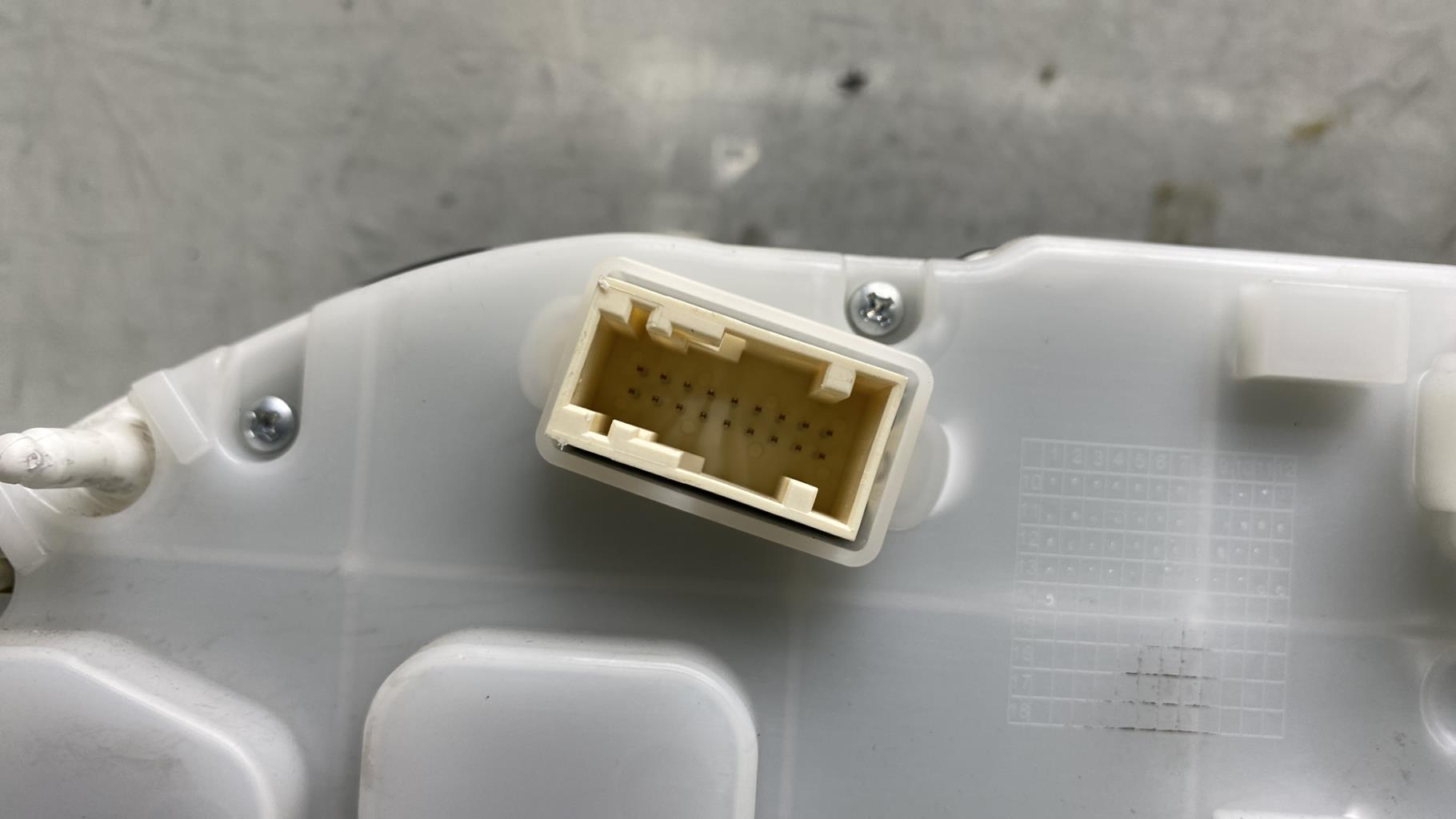 Compteur PEUGEOT 2008 1 PHASE 1 Essence - 1