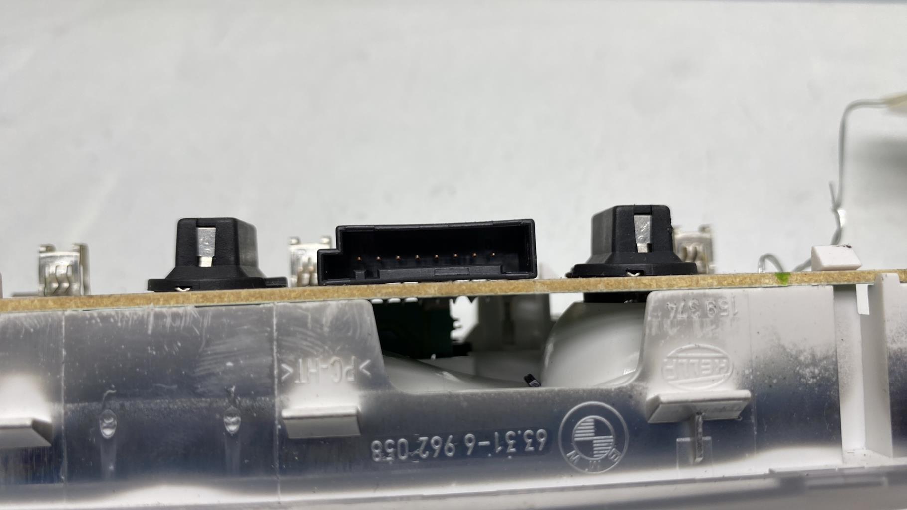 Eclairage de plafonnier BMW SERIE 5 E60 PHASE 2 Diesel - 1