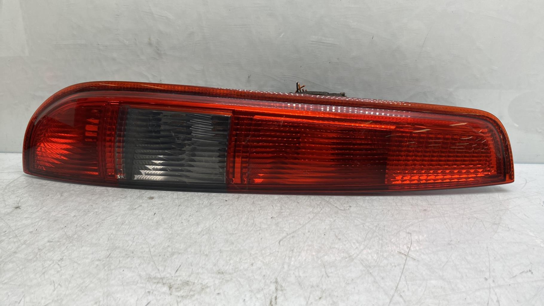 Fanale posteriore principale destro (luci) FORD FOCUS 2 PHASE 1 BREAK Diésel - 1