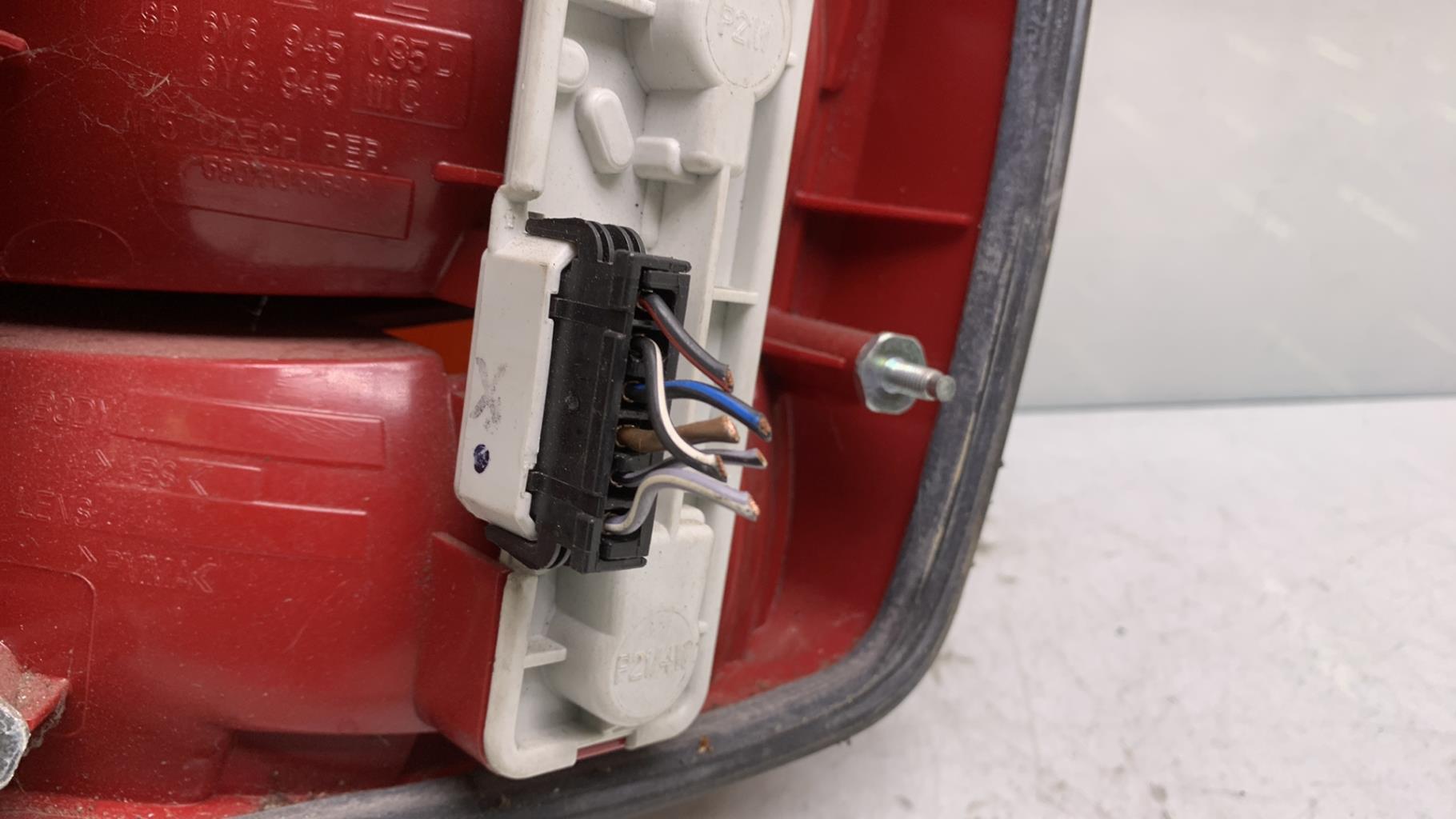 Fanale posteriore principale sinistro (luci) SKODA FABIA 1 PHASE 2 Gasolina - 1