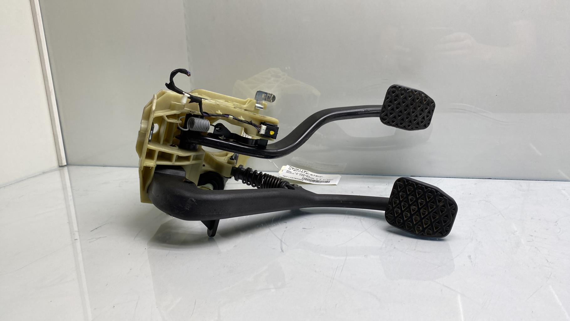 Pedale d'accelerateur BMW SERIE 5 E60 PHASE 2 Diesel - 1