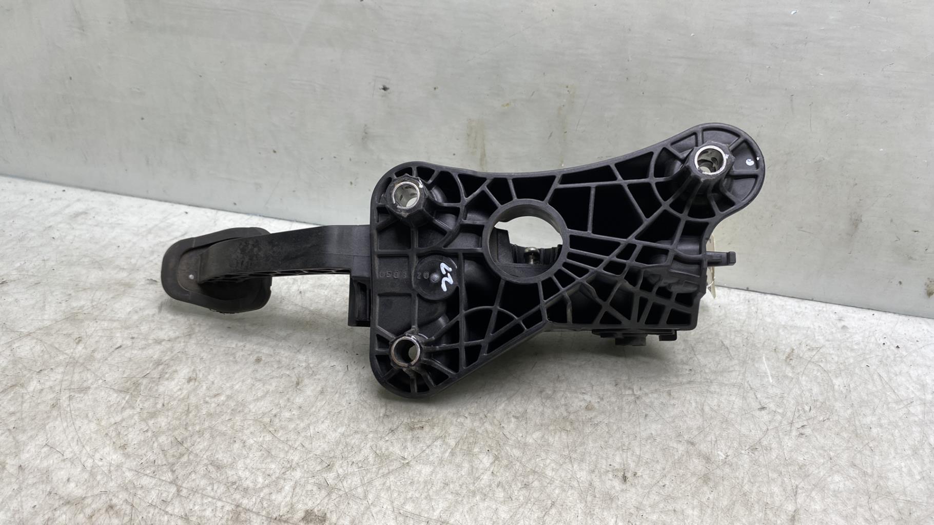 Pedale d'embrayage RENAULT CLIO 5 PHASE 1 Diesel - 1