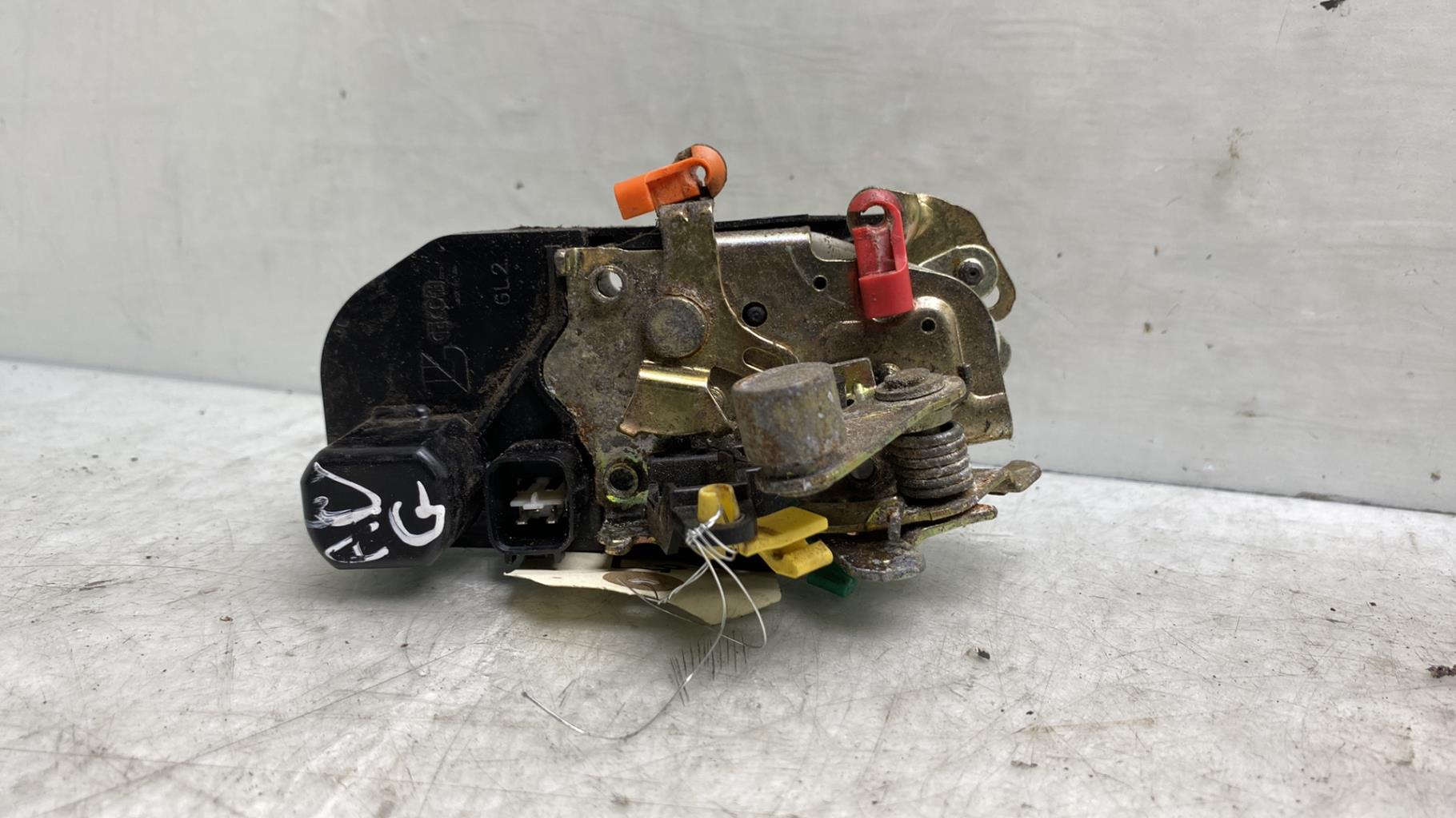 Serrure avant gauche CHRYSLER PT CRUISER PHASE 1 BREAK  - 1