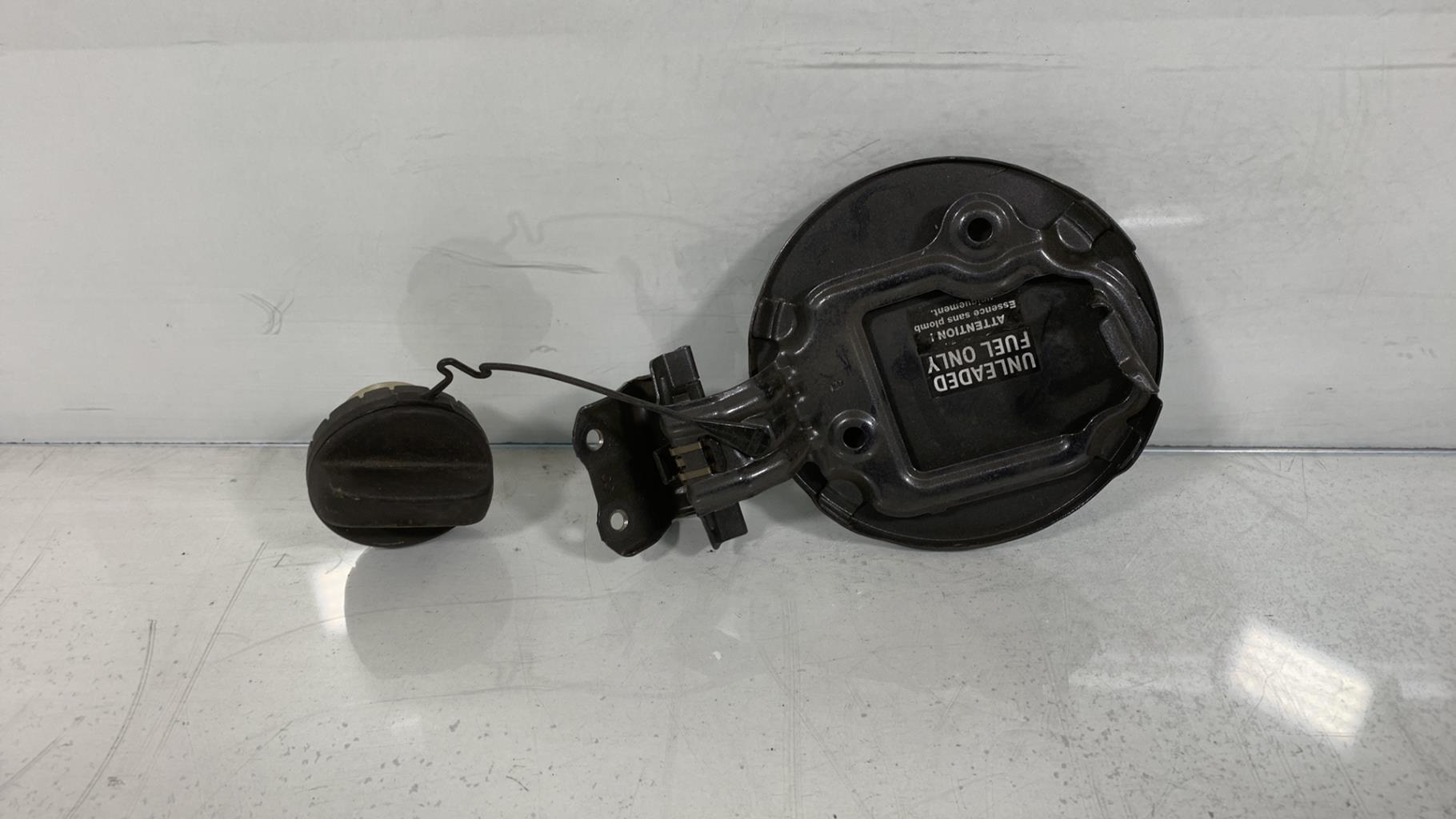 Sportello carburante TOYOTA YARIS 3 PHASE 1 Gasolina/Híbrido - 1