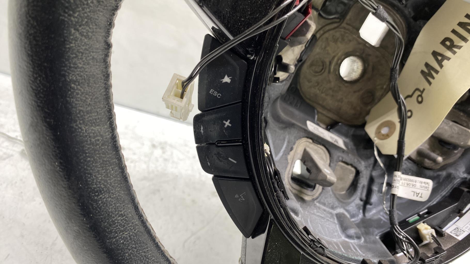 Volant FORD KA 2 PHASE 2 Essence - 1