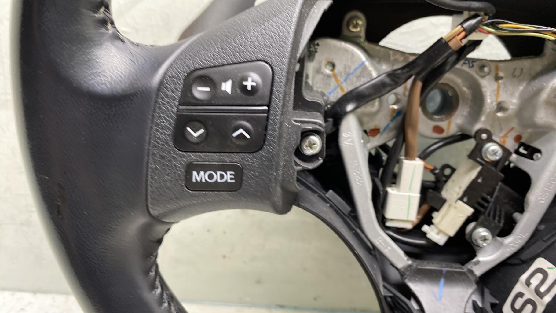 Volant LEXUS IS 2 PHASE 1 Essence - 1