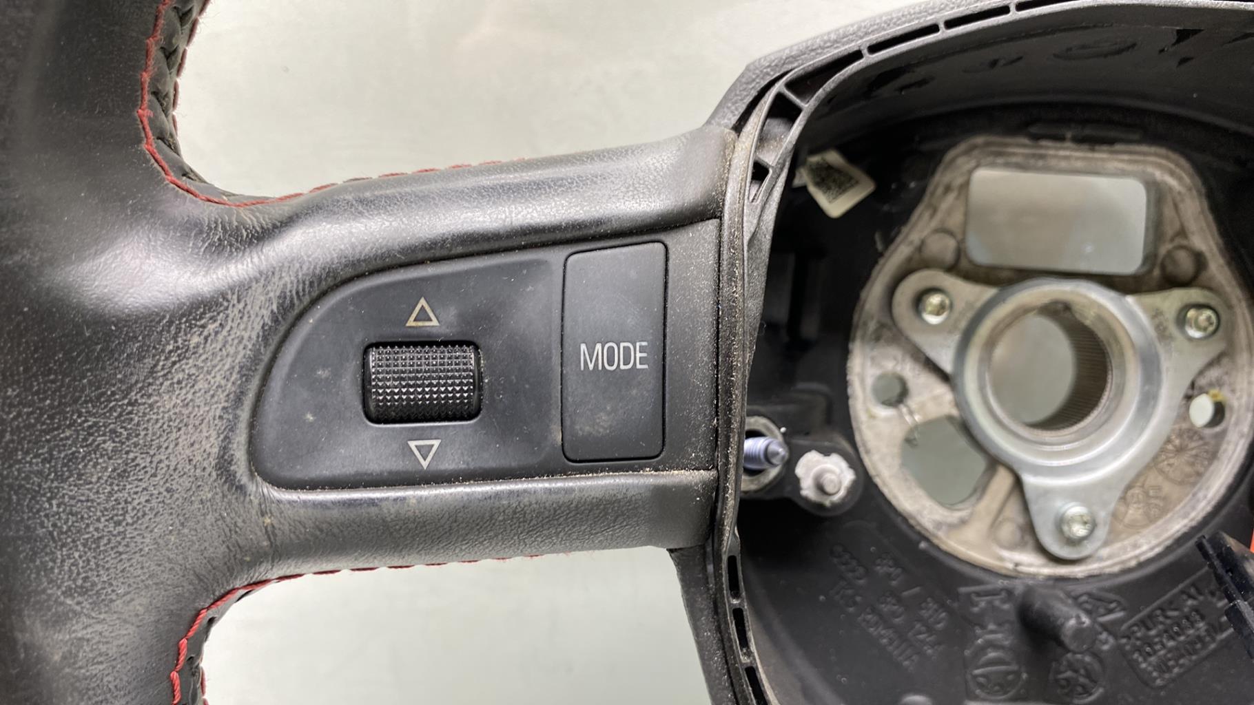 Volant AUDI A3 2 SPORTBACK PHASE 1 Diesel - 1