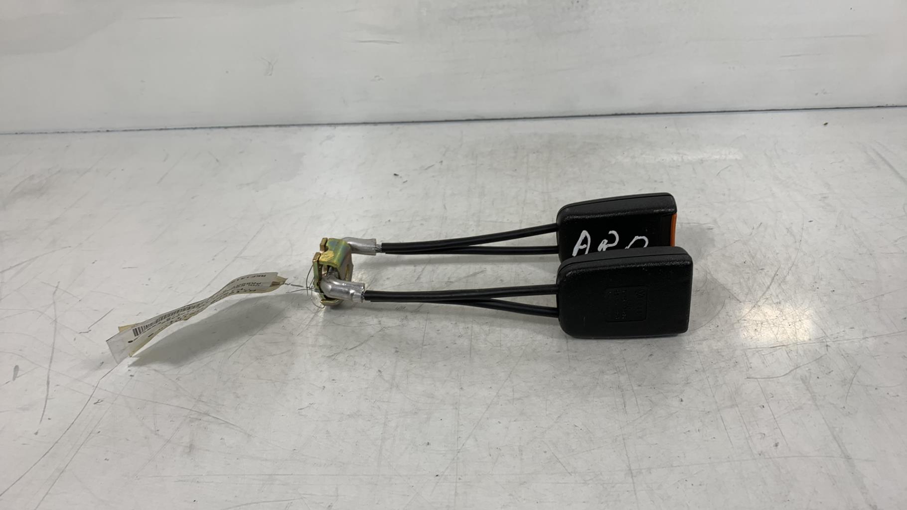 Aggancio cintura sicurezza posteriore destro VOLKSWAGEN PASSAT 3 PHASE 2 Gasolina - 1