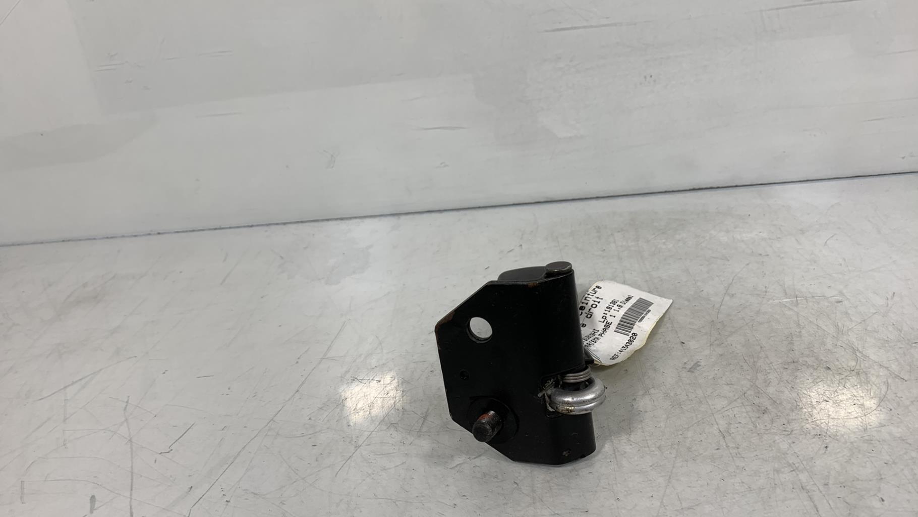 Aggancio cintura sicurezza posteriore destro MITSUBISHI CARISMA PHASE 1 Diésel - 1