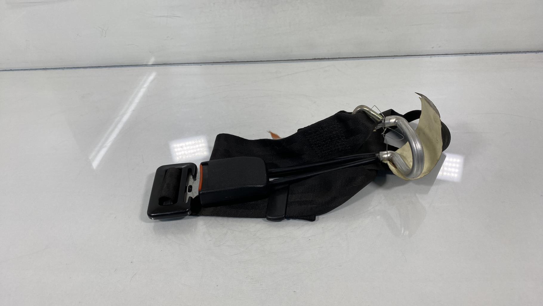 Aggancio cintura sicurezza posteriore sinistro VOLKSWAGEN GOLF 3 Diésel - 1